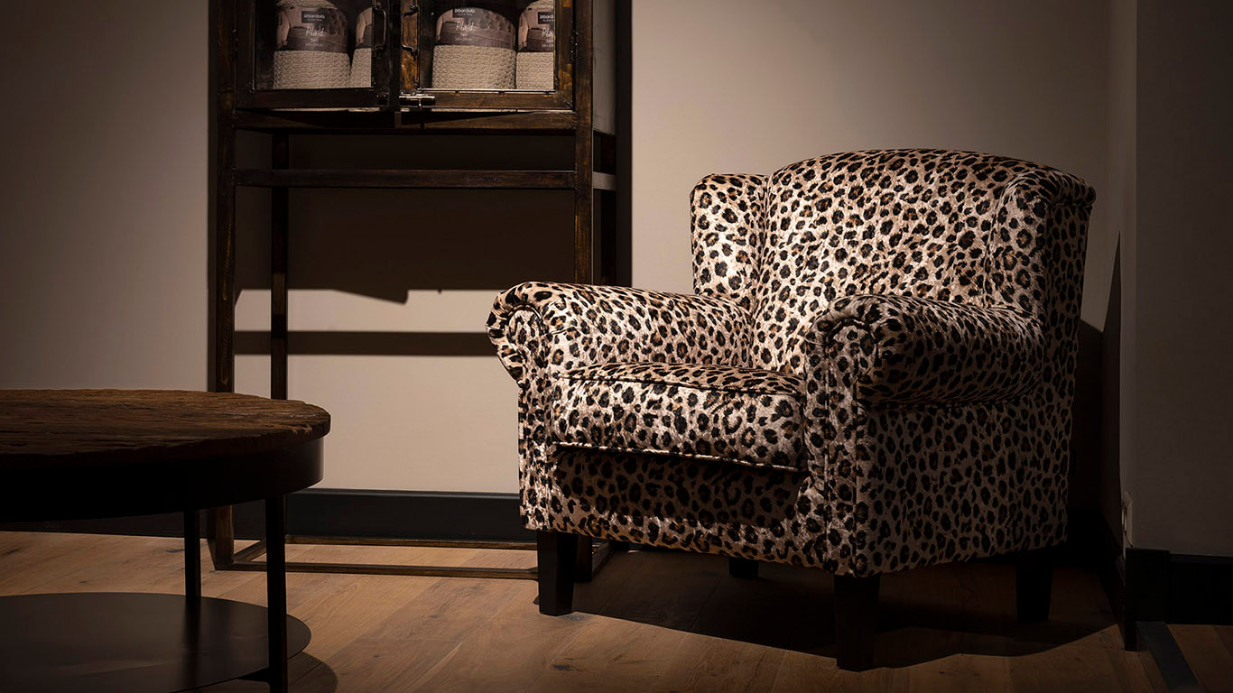 UrbanSofa Lombardo Fauteuil Shiny Velvet Leopard Website