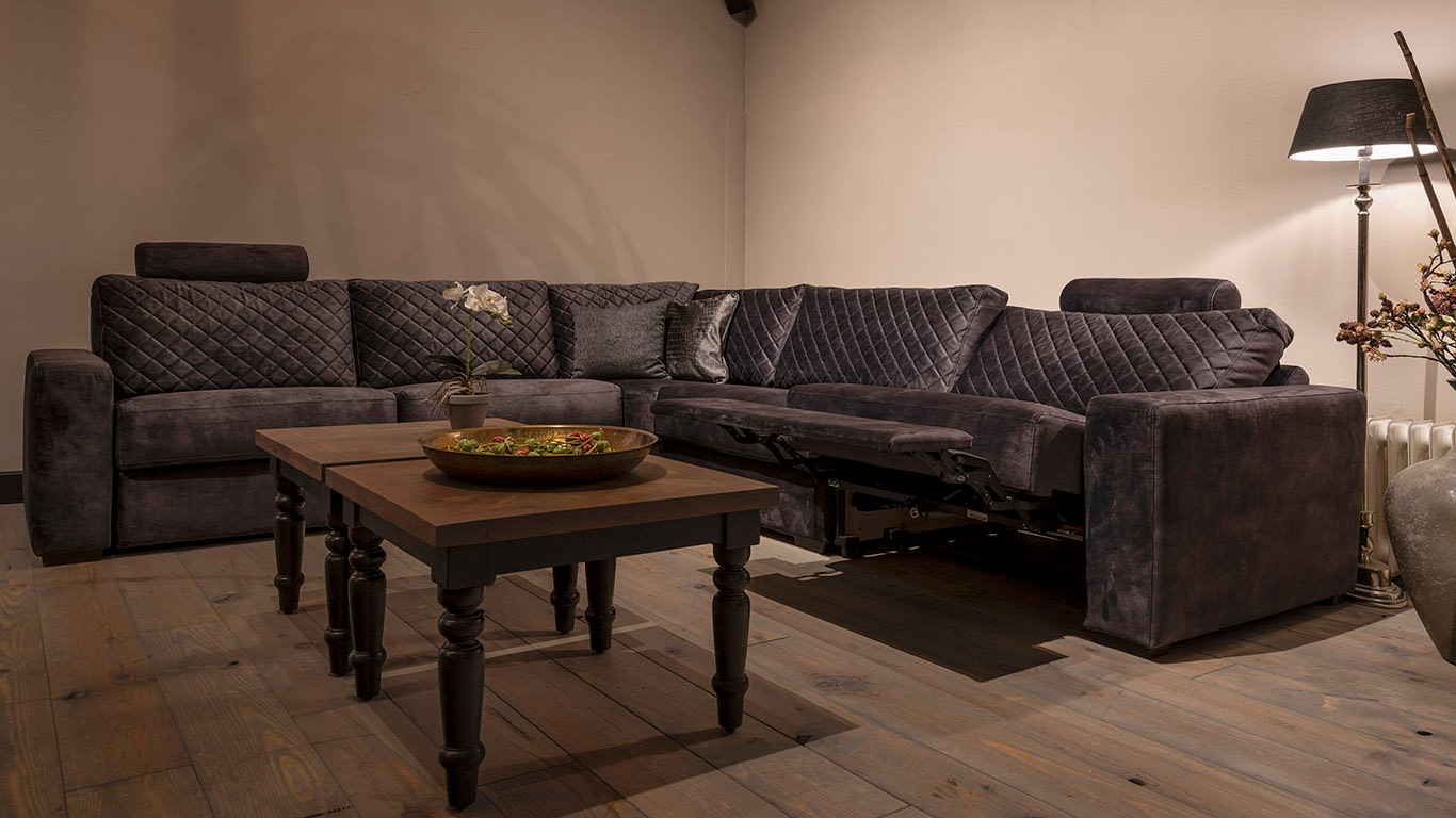 UrbanSofa Auxerre Brooklyn Hoekbank Vienna Antracite Relaxmodus Website scaled