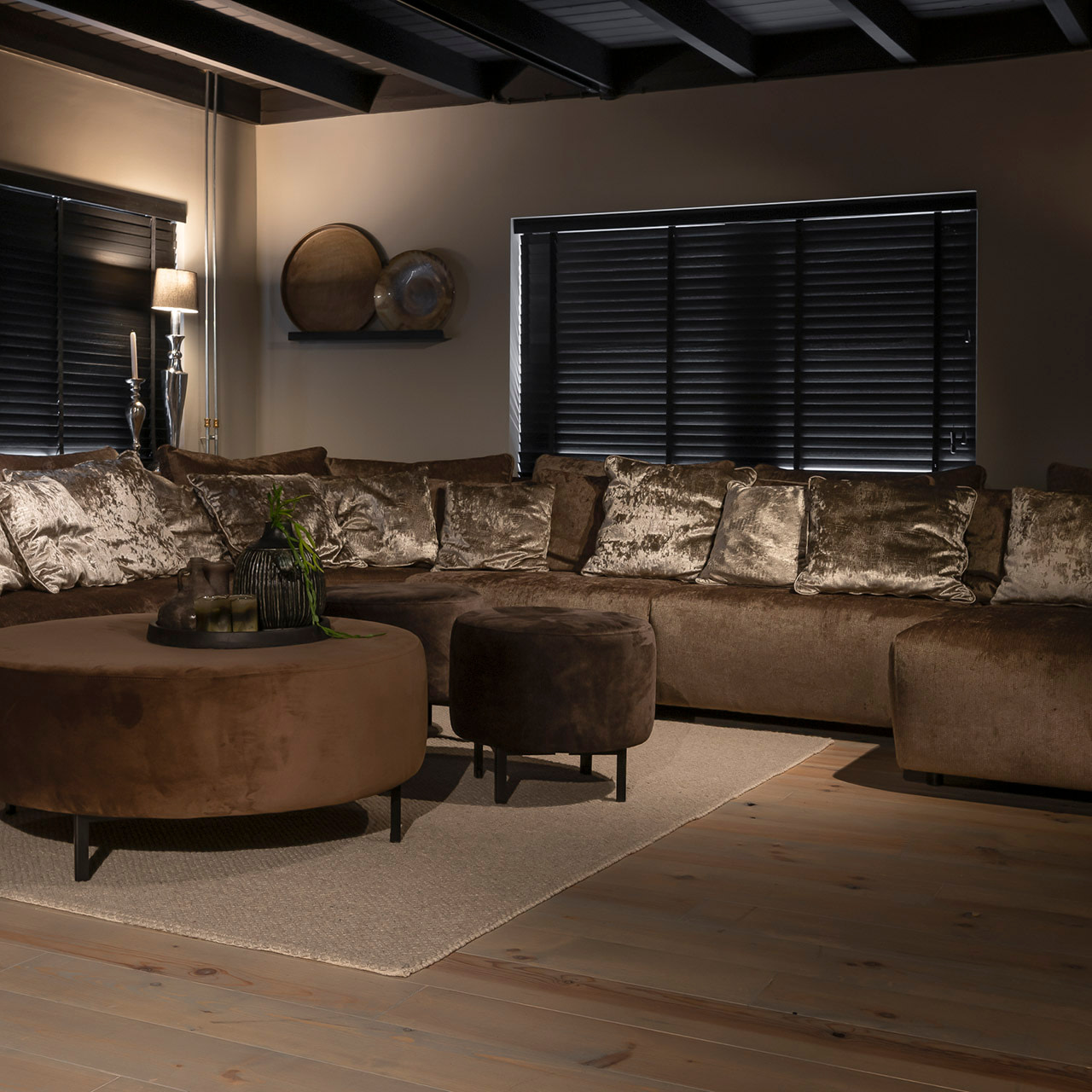 UrbanSofa-Tommy-Hoekbank-Byron-Liver-lounge-1280x1280