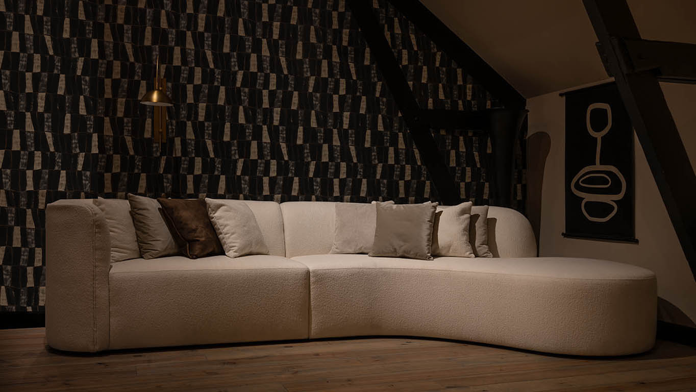 UrbanSofa Louise Eiland Boucle Ivory Decoratiekussens Website 1
