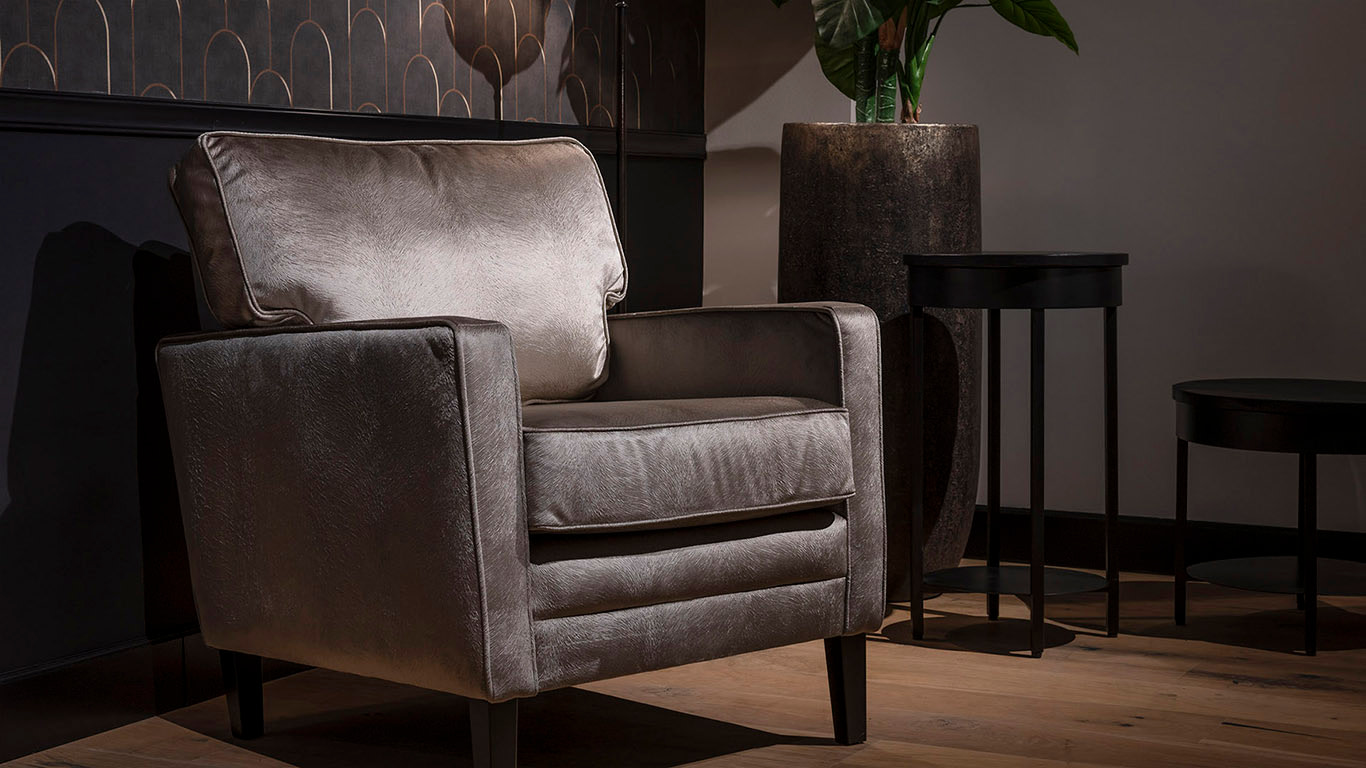 UrbanSofa Newport Fauteuil Bergamo Fur Silver 2 Website
