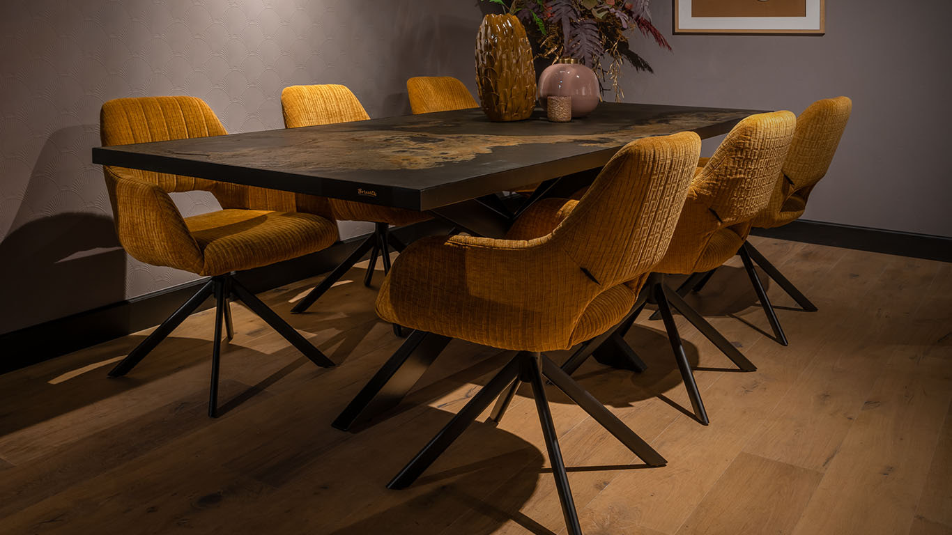 UrbanSofa Niek Eetkamerstoelen Soho Golden Sun Stonefield Recht website