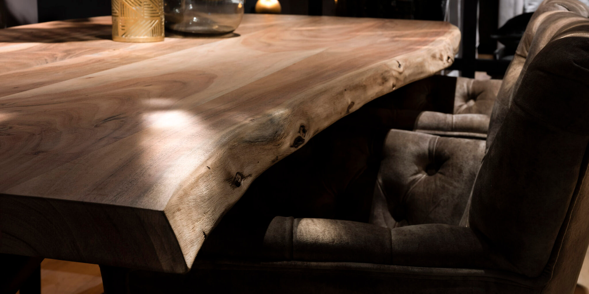 UrbanSofa-Live-Edge-Boomstamtafel-Detail-Blad-2-Liggend