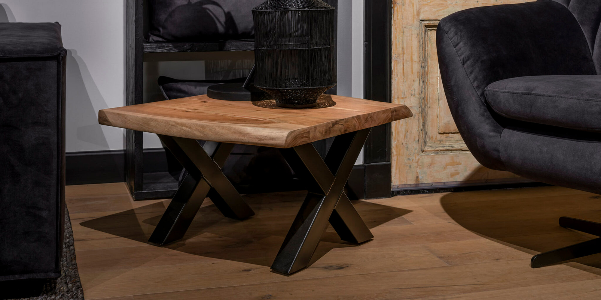 UrbanSofa-Live-Edge-Hoektafel-X-Poot-Large-Zwart-Liggend