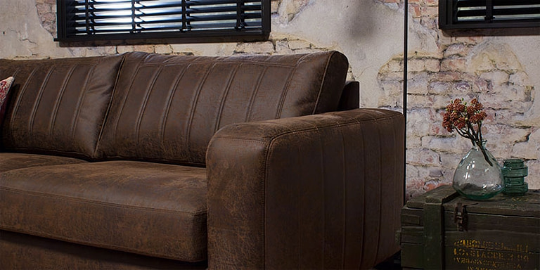 UrbanSofa-Ryan-Armleuning-Gallardo-Leder-Dark-Brown-Detail-liggend