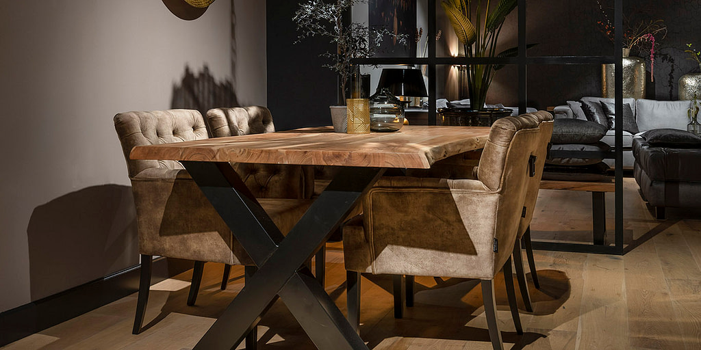 UrbanSofa Kate Eetkamerfauteuil Sevilla Sand Live Edge Eettafel X Poot Large Zwart Liggend